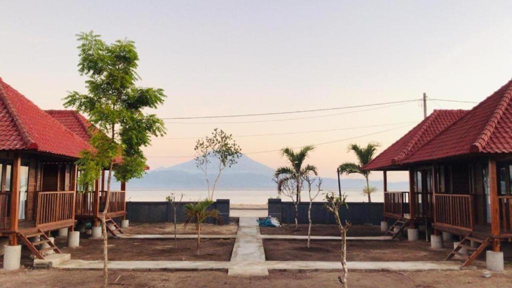 Mangrove Beach Hut レンボンガン島 エクステリア 写真