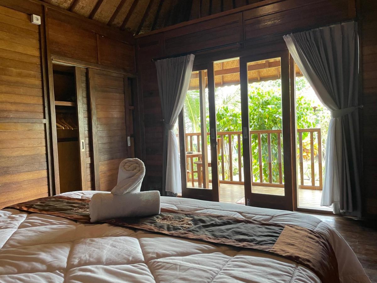 Mangrove Beach Hut レンボンガン島 エクステリア 写真