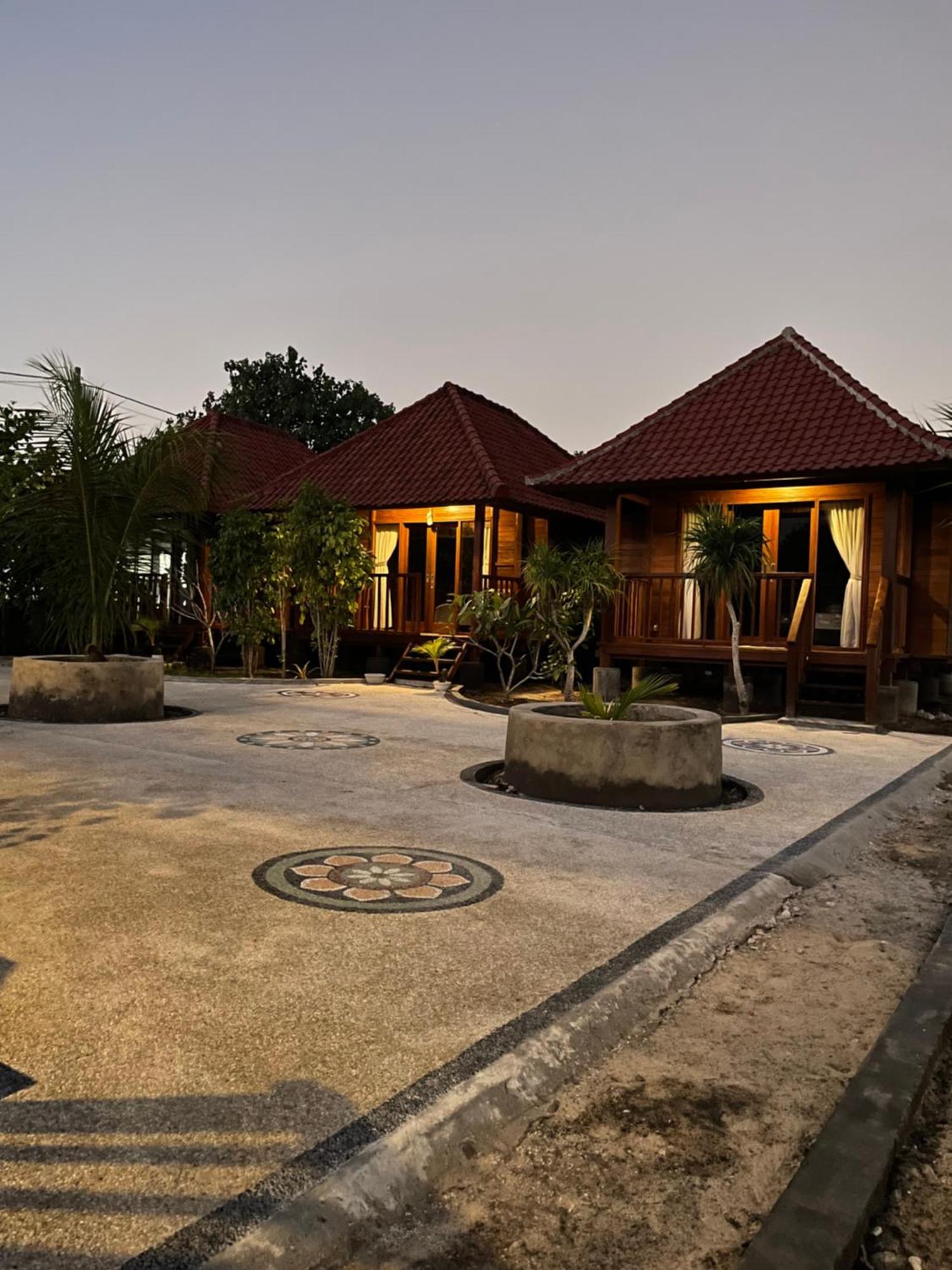 Mangrove Beach Hut レンボンガン島 エクステリア 写真